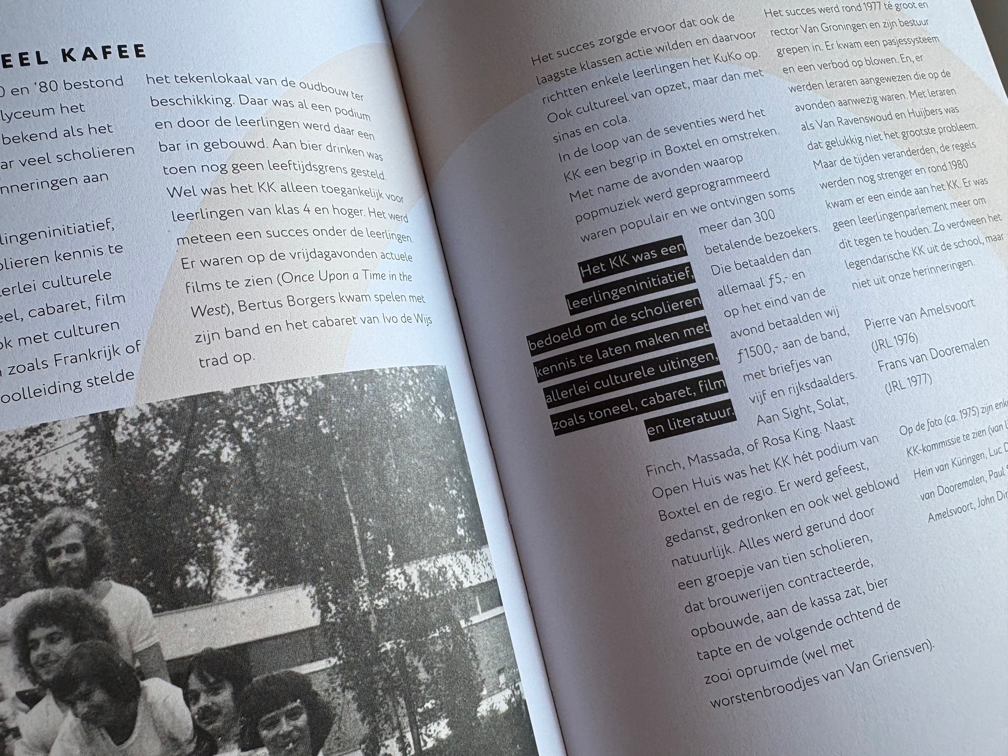 Detail van het Jubileumboek van het Jacob Roelandslyceum, gedrukt op 120 grams HVO. 